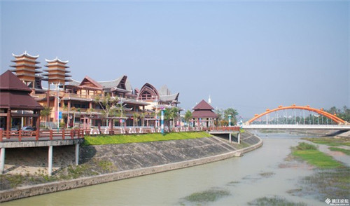 海口房价未来走势如何，保利中央海岸 对比 天成铂金海寓那里好？