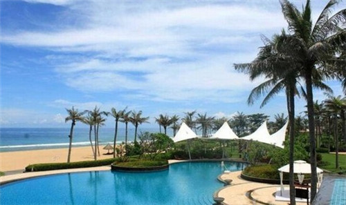 海口海航豪庭南苑VS三亚景园城买房哪里好？周边配套对比分析~