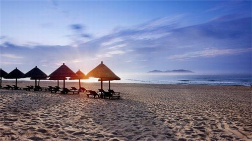 海南海口市气候适合“候鸟”老人养老吗？白龙苑小区VS碧桂园·珊瑚宫殿哪个能升值？