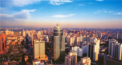 红城湖国际广场逾期不交房怎么办，海南海口2024年房价走势醉新消息！