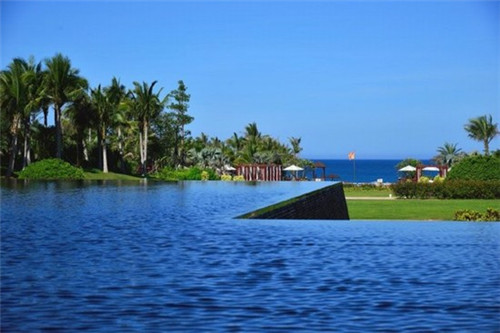千江悦Pk合景·汀澜海岸养老哪个好?海口市买房养老哪个区域好?