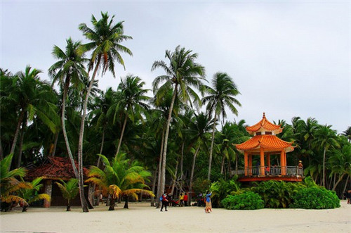 在海口买房哪里升值空间大?恒大·悦龙府与绿城蓝湾小镇哪个买了合算?